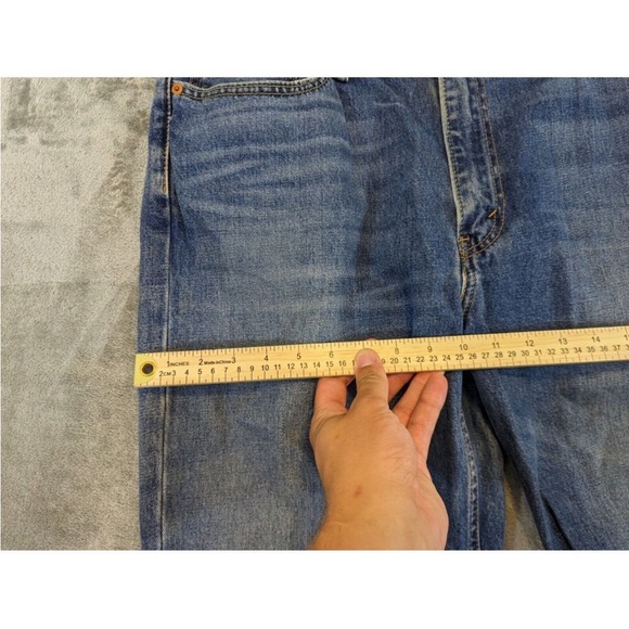 42 by 32 Levi Men Jeans - Picture 6 of 7